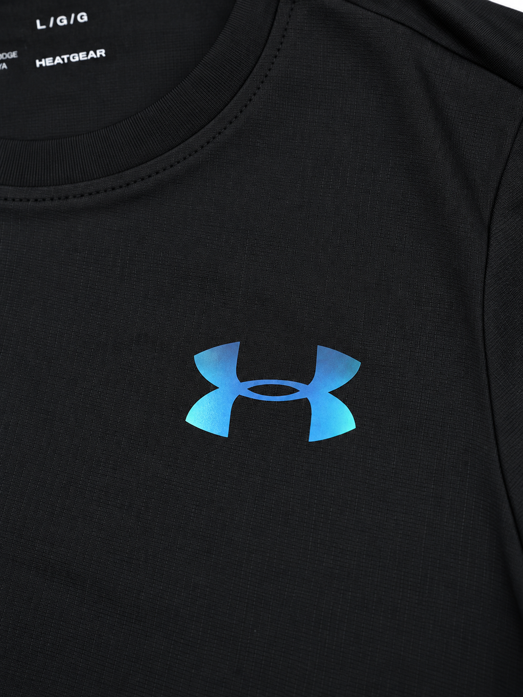 Black UA T-Shirt logo detail